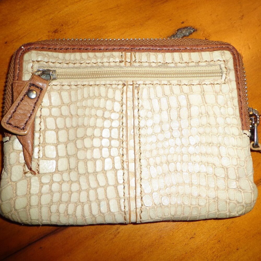 NWOT FOSSIL GENUINE LEATHER WALLET Zip Closure Zip Pocket Beige/Tan - Picture 8 of 8